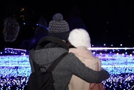 「クリスマスプレゼントに課税してほしい」 孤独な「非モテ」の妄想はかなうのか？