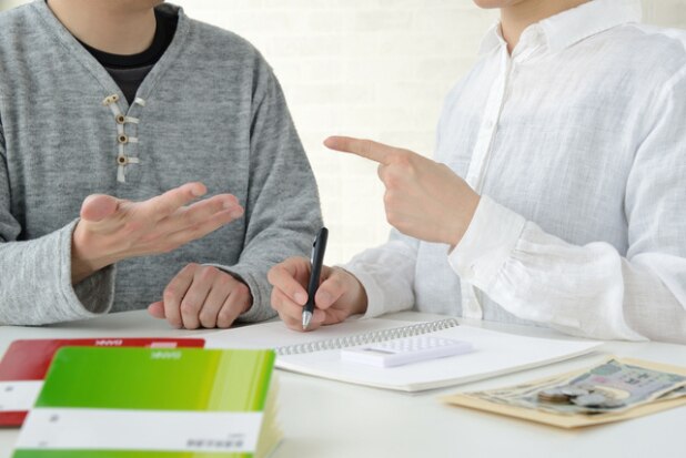 「妻の口座にお金を移動」で贈与税がかかるって本当？夫婦間の資金移動で気をつけるべきポイントとは