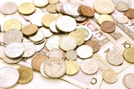 消費税「軽減税率」は導入すべきか――税理士の多くが「否定的」な理由とは?