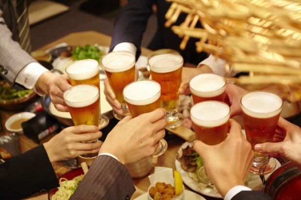 「インボイス」が忘年会、新年会にも影響？領収書をもらうときに注意すべきこととは