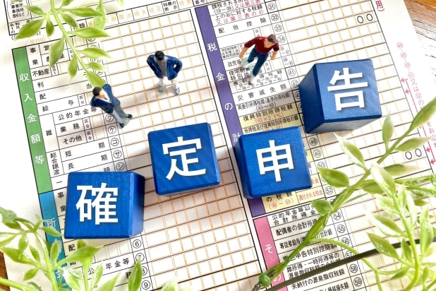 年をまたぐ「売上・経費」の正解は?確定申告で迷いがちな10の事例を税理士が解説