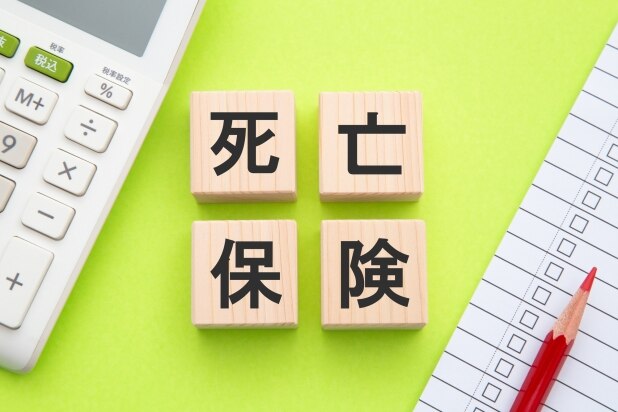 「契約者は母」なのに「払ったのは妹」という生命保険。これって妹から母への贈与？ それとも妹の一時所得になるんでしょうか？