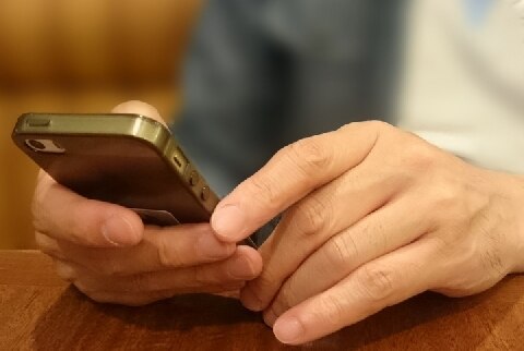 営業担当者の領収書「スマホ撮影」して原本廃棄OKーー規制緩和案でどう便利になる？