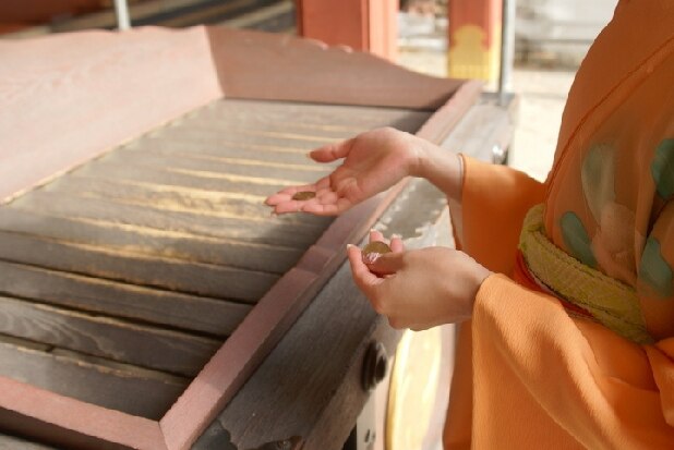 フリーランスが仕事の成功祈り神社参拝、「賽銭・祈祷」は経費として認められる？