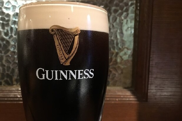 「ギネスビール」誕生の背景に「酒税対策」、英国のビール文化は節税から生まれた？