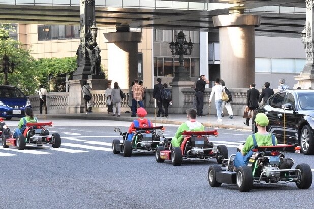 公道を軽やかに走る「お騒がせ」カート「マリカー」、税金も軽い？