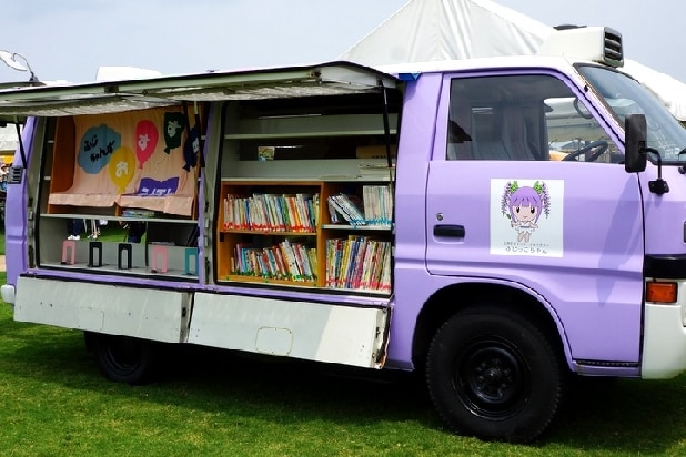 「本を届ける移動図書館車」で子どもたちを笑顔に…徳島県石井町、ふるさと納税で1700万円集まる