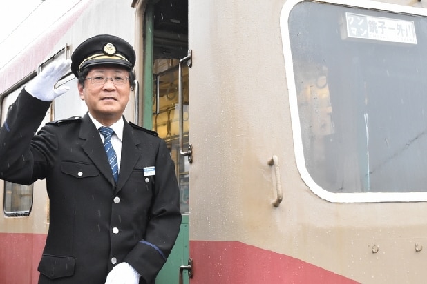 銚子電鉄社長、次の企みは「経営がまずい棒」自虐ネタで集客「苦しい時こそ笑いを」