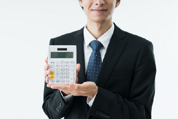 税理士がエクセルより「電卓」を使うワケ 必ず持ち運び、使い慣れた機種を愛用