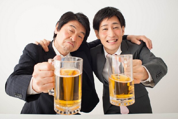 オーナー親子、赤字なのに高級外車乗り回し、飲み会ざんまい…中年従業員の苦悩