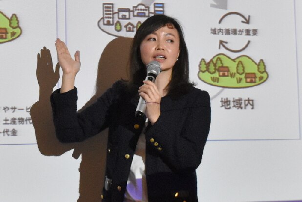 ふるさと納税、脱「紙と電話」で負担軽く　自治体のデジタル化を支援　