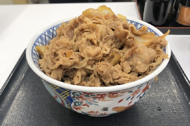 「吉野家」超特盛にファン熱視線　打倒「すき家」はできる？