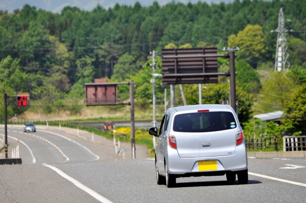 地方でたくさん走る「軽自動車」、「昭和」の税優遇は今後も続けるべきか