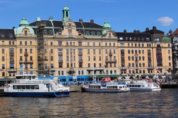 ゆるいコロナ対策が話題のスウェーデン、税財政にみる「政府と国民」との信頼関係